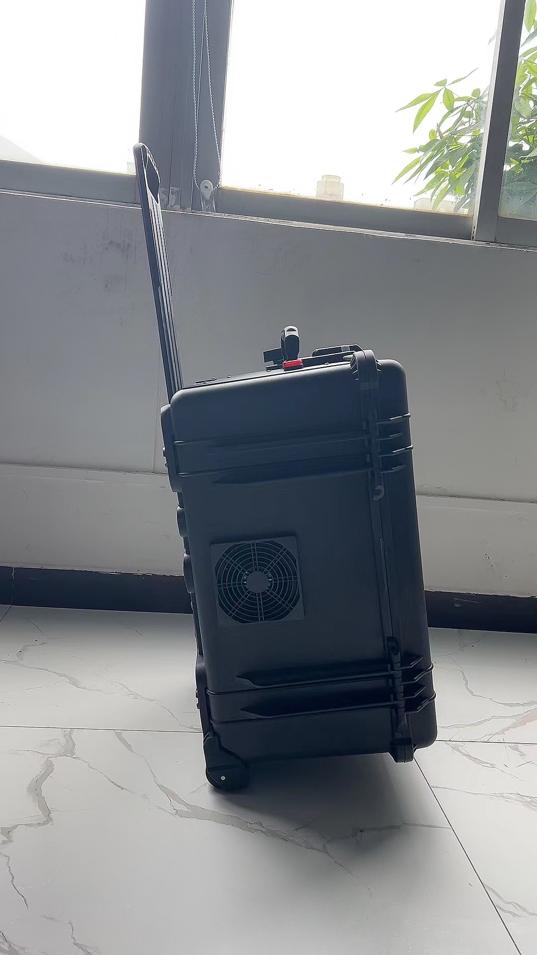 畅好乡手拉箱型移动通信干扰器